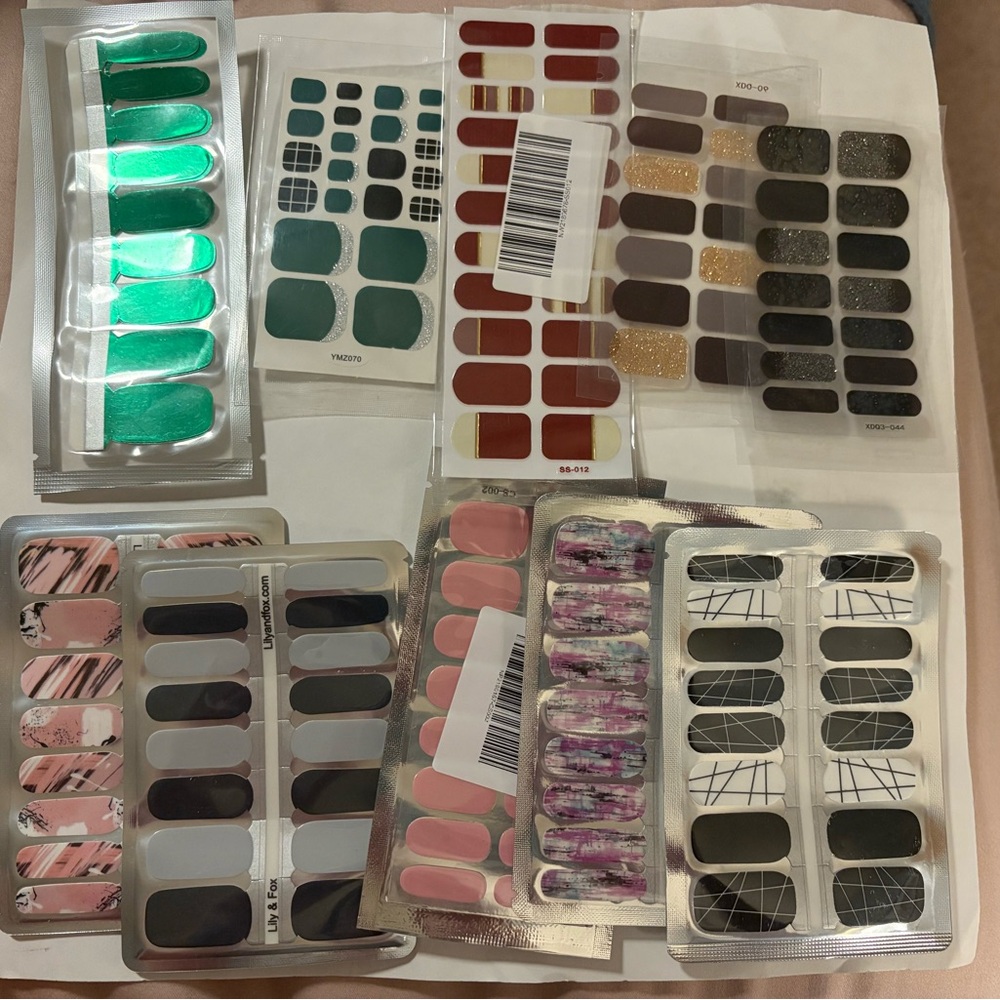 10 sets of nail wraps